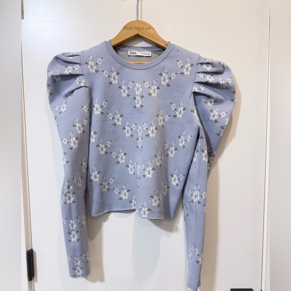 Zara Tops - Zara Light Lavender Floral Puff-Sleeve Knit Top